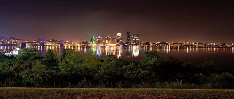 Louisville skyline at night.